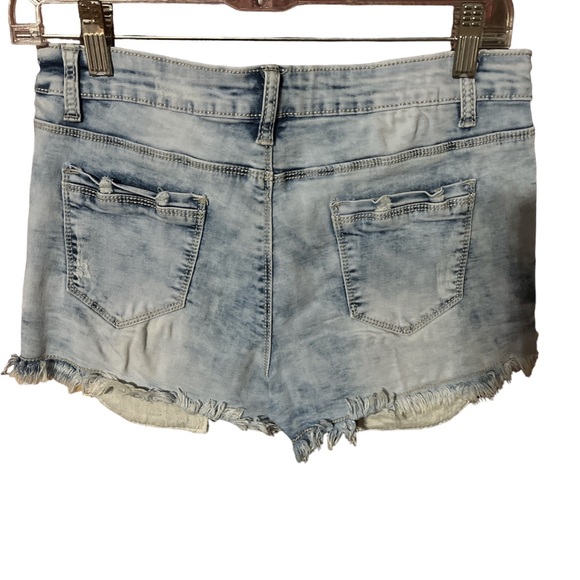 Lolo shorts with silver sparkle pockets - Picture 2 of 8